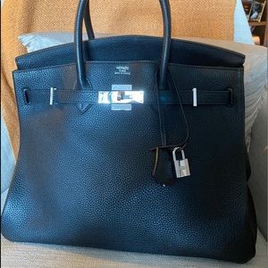 HERMES
Birkin Bag 35cm Black Togo Palladium Hardware